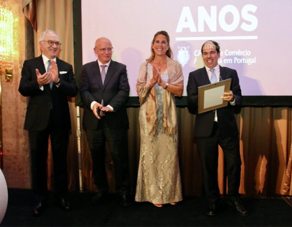 Colquímica Adhesives awarded with the AmCham's Tributes